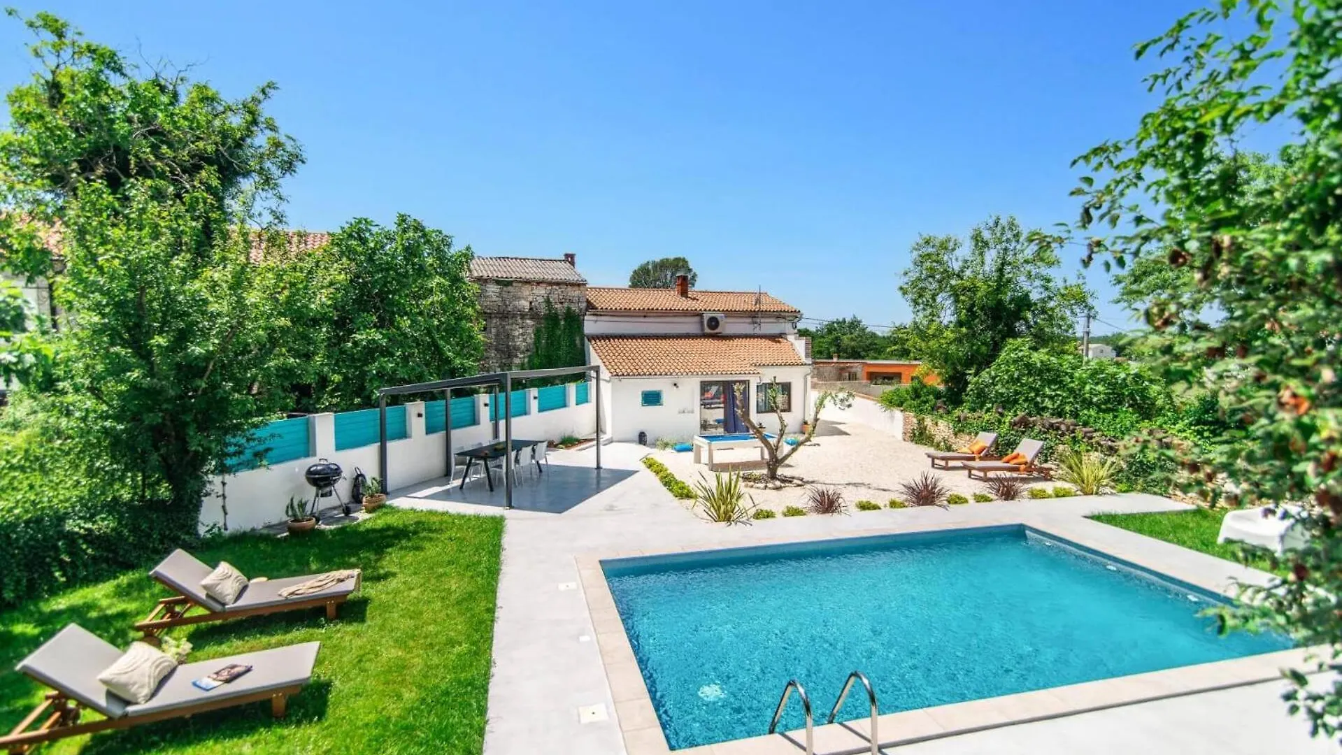Villa Gravisi By Villa Plus Orbanici Croatia