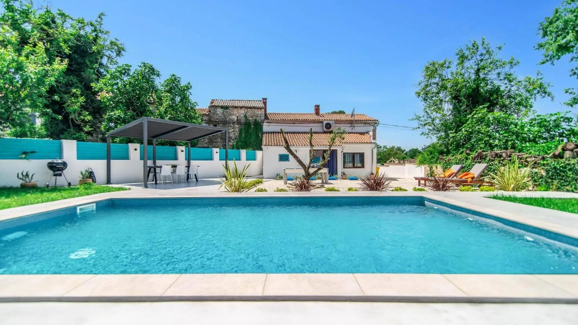 Villa Gravisi By Villa Plus location